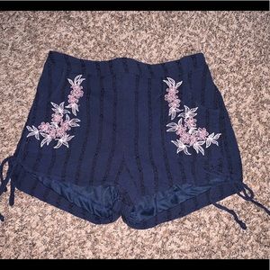 Flower shorts with pockets!